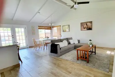 Image de Clean and Neat. Full home