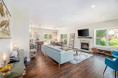 Image de Fantastic family home near the lake with WiFi and large deck