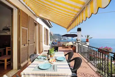Image de Villa \"Lardarina\" près de la mer avec vue sur la mer, terrasse et Wi-Fi