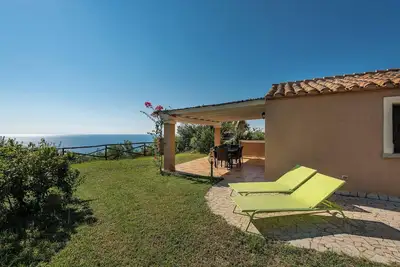Maison de vacances 'Annavi N9' avec vue sur la mer, piscine partagée et climatisation