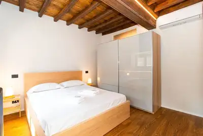 Image de Stylish & Central! Palazzo di CittĂ Apartment x6