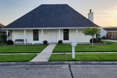 Image de Awesome location, great parking, with a park in our backyard