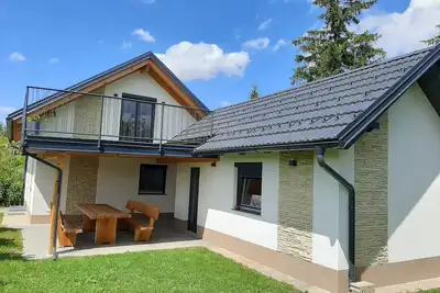 Image de Haloze hills in your hand