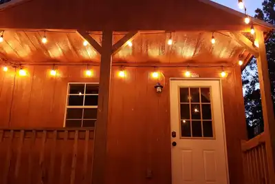 Image de Pet friendly cabin on 6 acres, near lakes