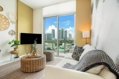 Image de One Bedroom Condo King Bed With City Views