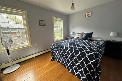 Image de Captain's House 1br Apartment. Walk to everything. Dogs stay free!