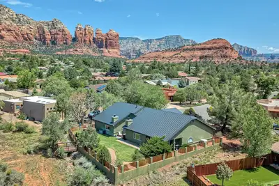 Tranquil Luxury in W. Sedona! Insane Views, H/Tub, Close to Trails /Shops/Dining