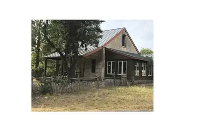 Image de Main Cabin built in 1856