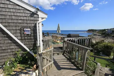 Image de 262 Manomet Pt - Oceanfront historic home with modern amenities, sleeps 12