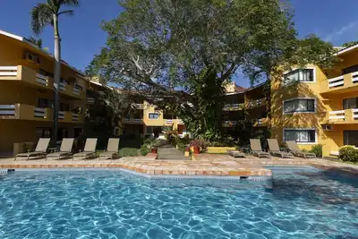 Image de Beautiful 2 Br condo, pool, tenis court on Palma Real golf course