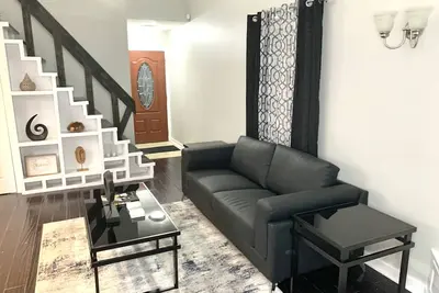 Image de 🏡 Cozy Condo Sleep 6! Close to Shopping & Downtown