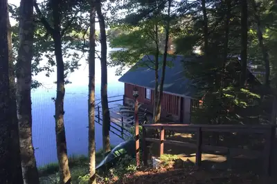 Image de Historic Log Lodge on Quiet Lake
