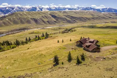 Image de Unique Madison River Montana Fly Fishing Rental Home, Private Sun West Ranch