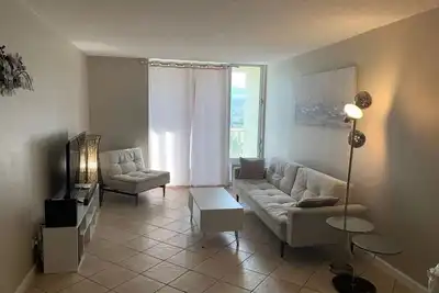Image de 2 bedroom 1 bathroom, walk to world famous Waikiki beach only 0. 3mi