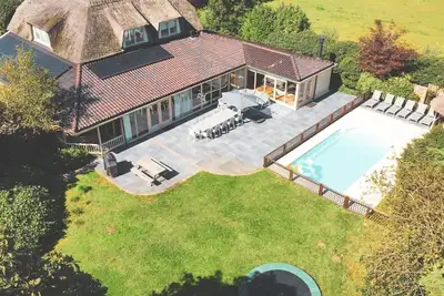 Beautiful villa with heated Pool and jacuzzi