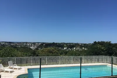 Image de Grande maison vue dégagée sur port. Proche plages
