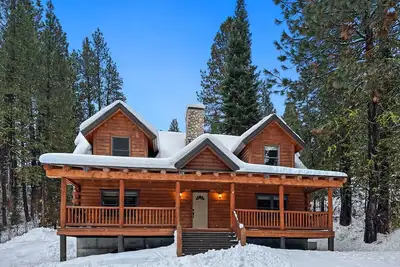 Image de Cascade Log Cabin. Walk to the Lake and Golf Course