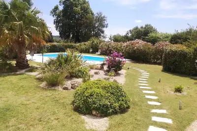 Image de Large private villa pool
