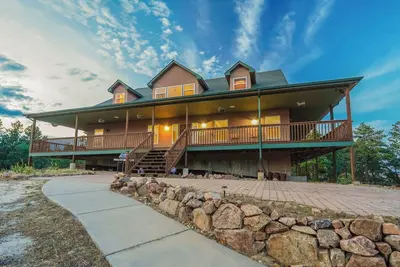 Image de Nature's Oasis, 4bd Ranch Retreat, Hot tub!
