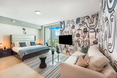 Image de Artistic Unique Studio Bay And Pool Views / Miami