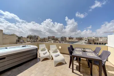 Image de Sunny Coast Sliema Top floor with jacuzzi