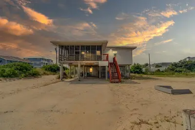 Image de Coastal Cottage with Ocean Views, Just Steps to the Beach!