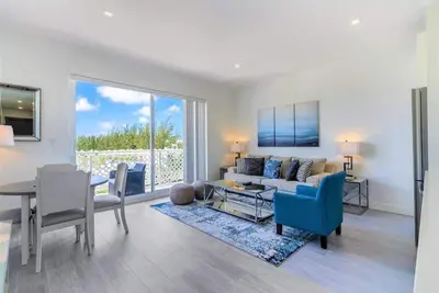 Image de Penthouse 1br/1bth Apt /w Rooftop Pool Near Beach