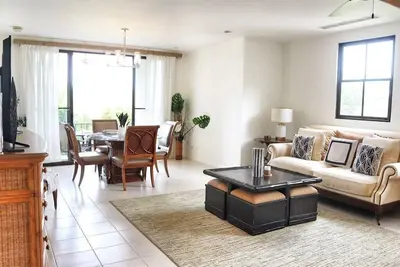 Image de Resort-Style Amenities -  4 Pools + Beach Club