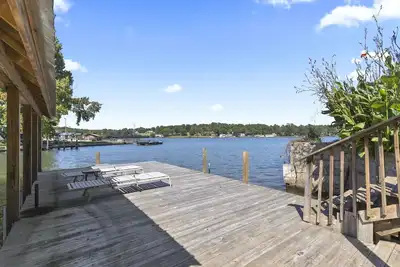 Image de Family - Friendly Lakefront Home with a Covered Boat-slip.