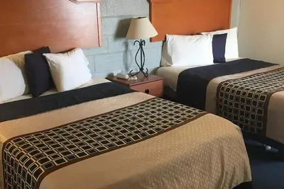 Image de Enjoy Pleasant Stay in Knights Inn Fairview! Free Parking, Pet-friendly