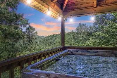 Image de Smokey SPECiAL! Mountaintop Chalet-Great View! 8Mns to Dollywood!