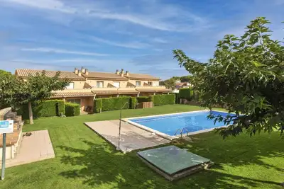 Image de Merveilleuse maison de vacances pour 6 personnes avec Wifi, climatisation, piscine, Tv et terrasse