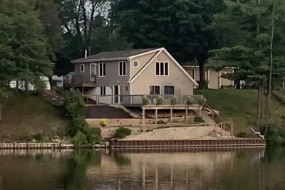 Image de Peaceful Waterfront Home on the Muskegon River