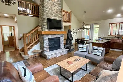Image de Ski in/ski out Granby Ranch Home- Ski, Golf, Fish, Bike, Hike, Relax- sleeps 8