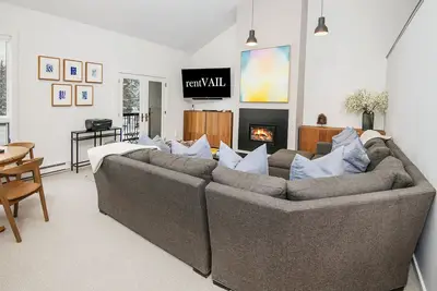 Image de Maison en rangée Coldstream 7 | Charmante maison 3ch à Vail Creekside