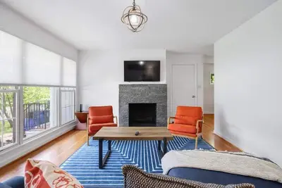 Image de Forest Glen Silver Spring Gem - Parking