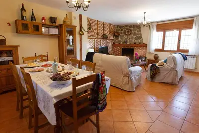 Image de Amplia Casa de Montaña con 3 Dormitorios y 2 Baños