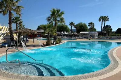 Image de Mobilhome Camping Le Montourey ****