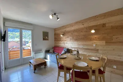 Appartement chaleureux avec vue sur montagne
