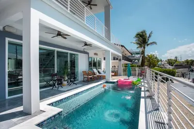 Image de Venetian Shores Islamorada New Home w/dock & pool