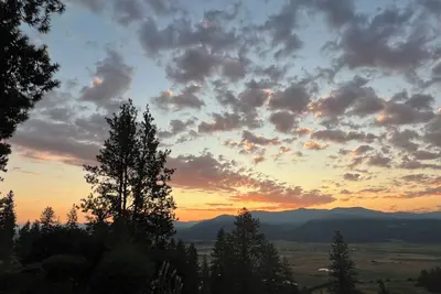 Image de The Cozy Clifftop View, Llc