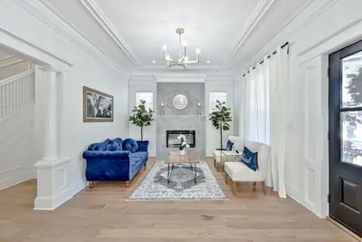 Image de Historic home in Atlanta, sleeps 14.