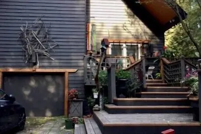 Image de Paradise Overlooking The  Bubbling Credit River Surronded By Lush Mature Gardens