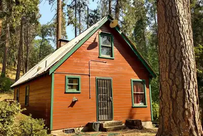 Image de Ponderosa Cabin ~ rustic comfort + WiFi by Sequoia & Kings Canyon National Parks