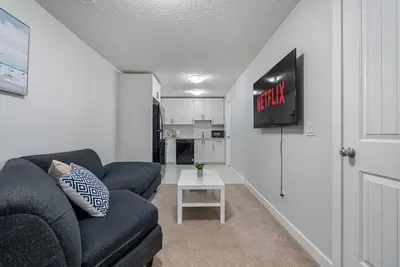 Image de Spacious 2 Queen Beds | 55” 4k Smart Tv | Near Airport