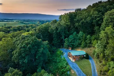 Image de Modern Cabin Steps to Shenandoah River