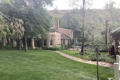Image de Mt. Vernon Ranch House near Red Rocks and Colorado Mountains, skiing. Est 1860