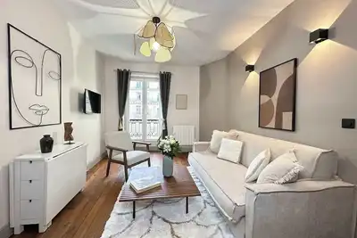 Image de Superbe propriété avec ascenseur - Champs Elysées