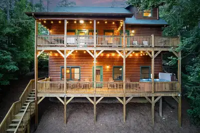 Image de New Fire Pit! 3 King Suites, Creek, 15 mins 2 Br
