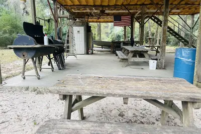 Image de Lazy Akers NestHoney camp